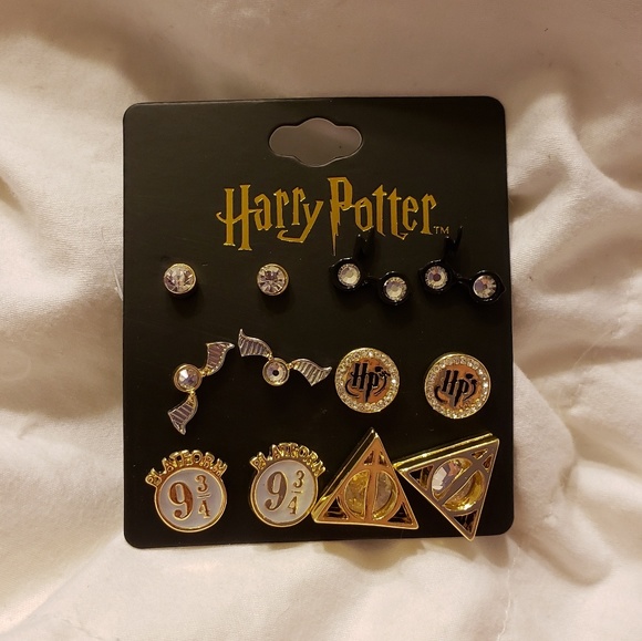 Warner Bros. Jewelry - Harry Potter 6 earring set, NWT